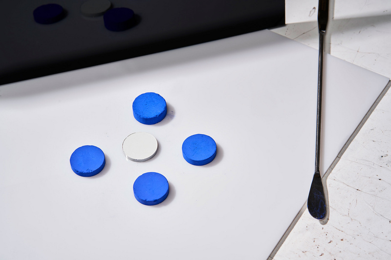 价值10亿美元的现代炼金术：色彩即生命，要比“法拉利红”更完美