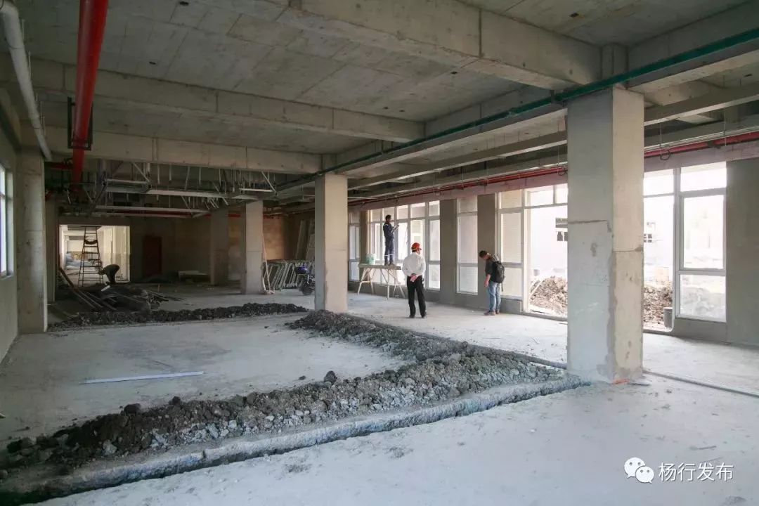 好学校有哪些配套设施,上宝外学校怎么样