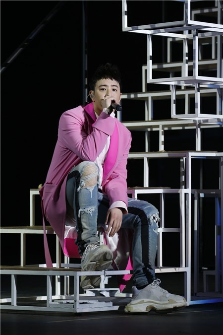 潘玮柏金榜演唱会,潘玮柏携新歌空降点唱厅