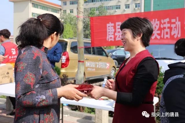 唐县：财政局、广播电视台联合开展发票*奖摇**宣传活动