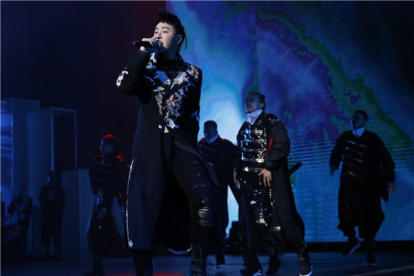 潘玮柏金榜演唱会,潘玮柏携新歌空降点唱厅