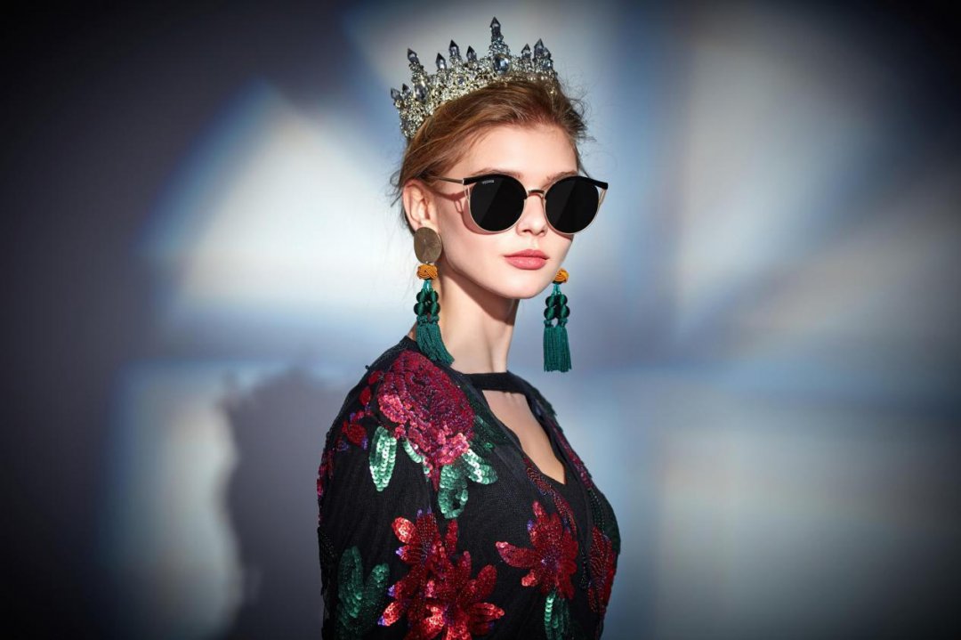 到底是谁拯救了画风土气的国产品牌？