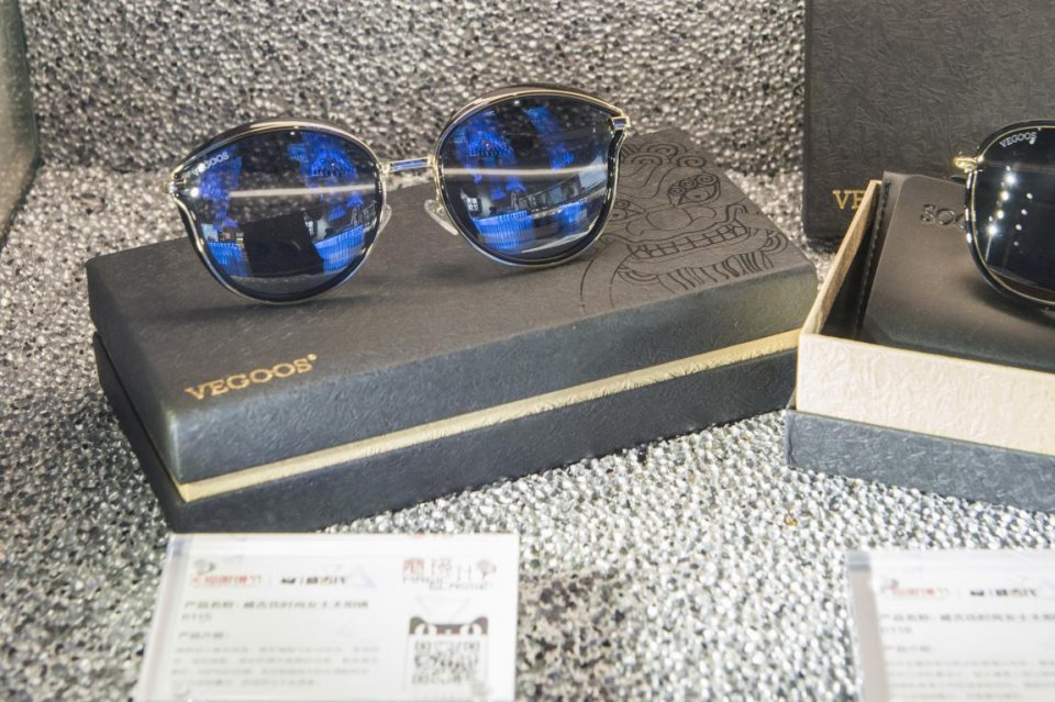 到底是谁拯救了画风土气的国产品牌？