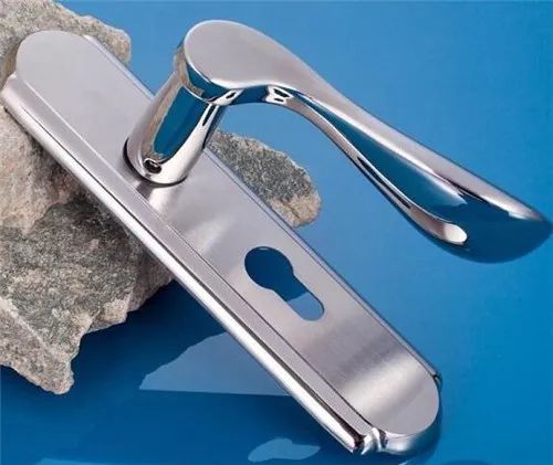 门锁怎么样可以快速拆,门锁如何拆锁教程