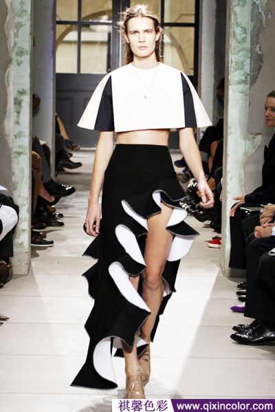 色彩培训班穿衣风格设计,2024荷叶边流行女装