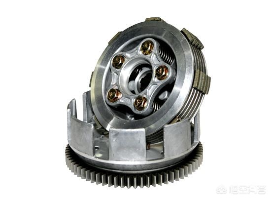 自动挡车挂d挡松开刹车车就走吗,自动挡汽车挂d挡在上坡会后退吗