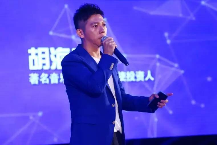 原声这是什么场合,竟让海泉即席高唱《奔跑》