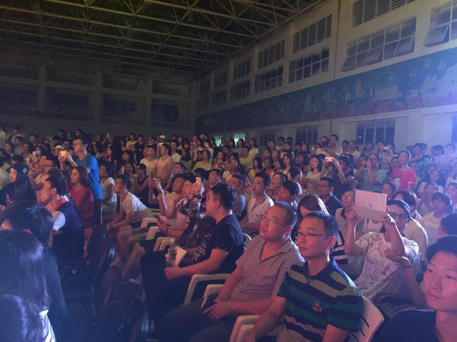 海南省大学生足球拉拉队大赛决赛及颁奖晚会完美收官