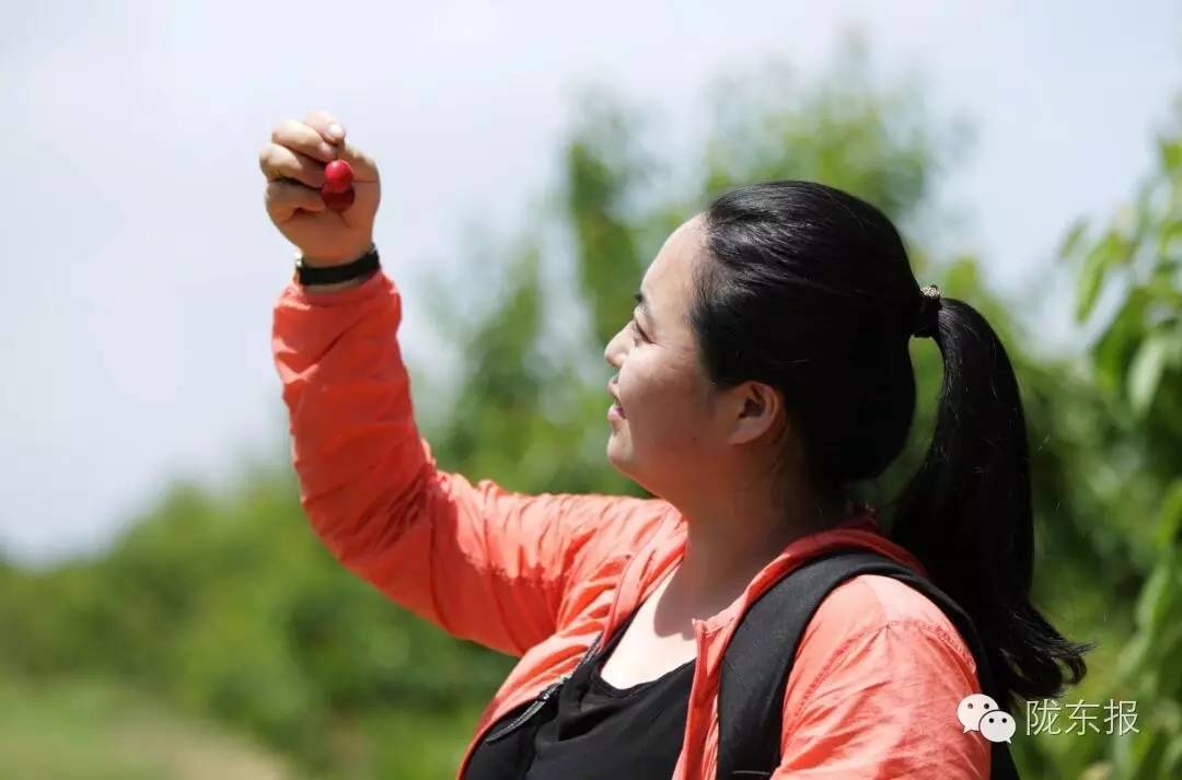 惊呆樱桃红了,美女盛情邀请,你是约呢,约呢,还是约呢!