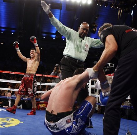 垂下双臂依然让对手血溅五步，阿根廷探戈杀手拳风华丽完爆梅威瑟