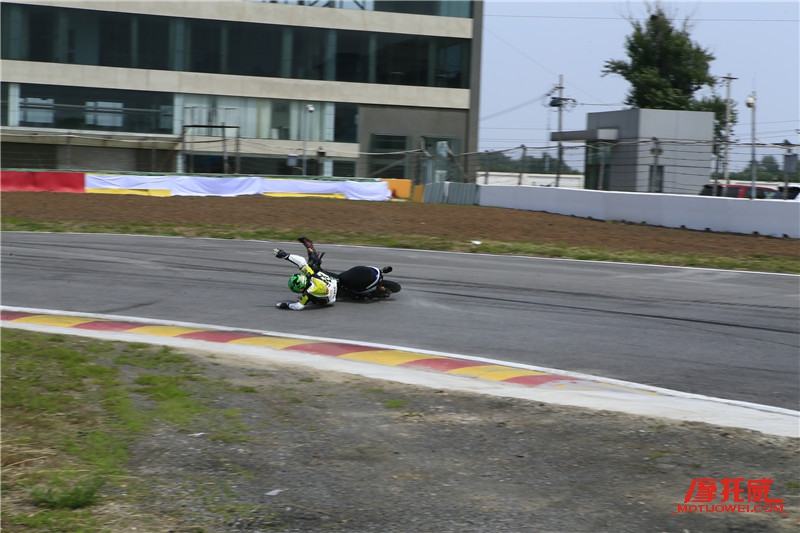 考NMB来赛车!CMBC全国摩托车场地锦标赛约战京城!
