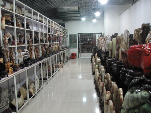 新疆和田玉器华凌批发市场,和田大型玉石店