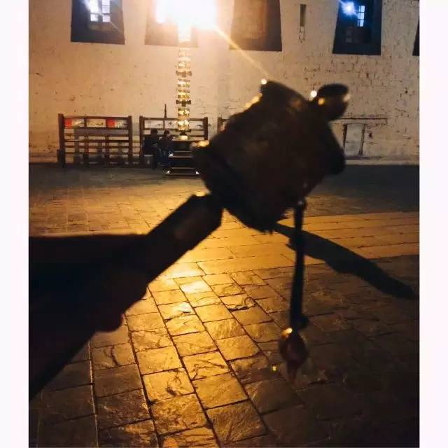 日照有什么好玩的地方,日照金山