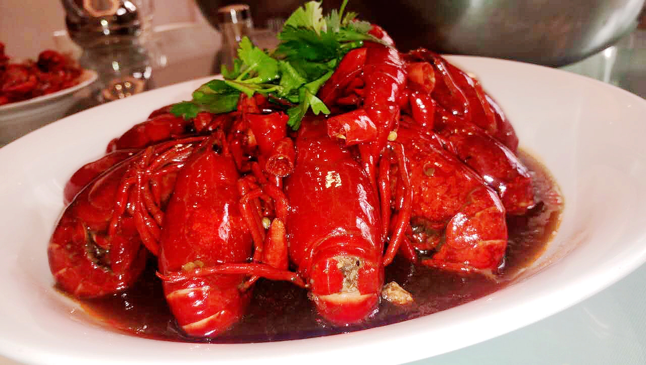 做大龙虾非常好吃的方法,用做小龙虾的方法去做普通的龙虾