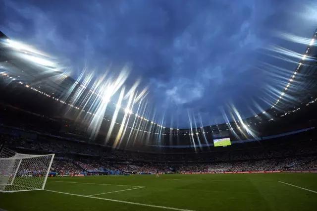 为什么看欧洲球赛要熬夜,为什么男生熬夜看足球