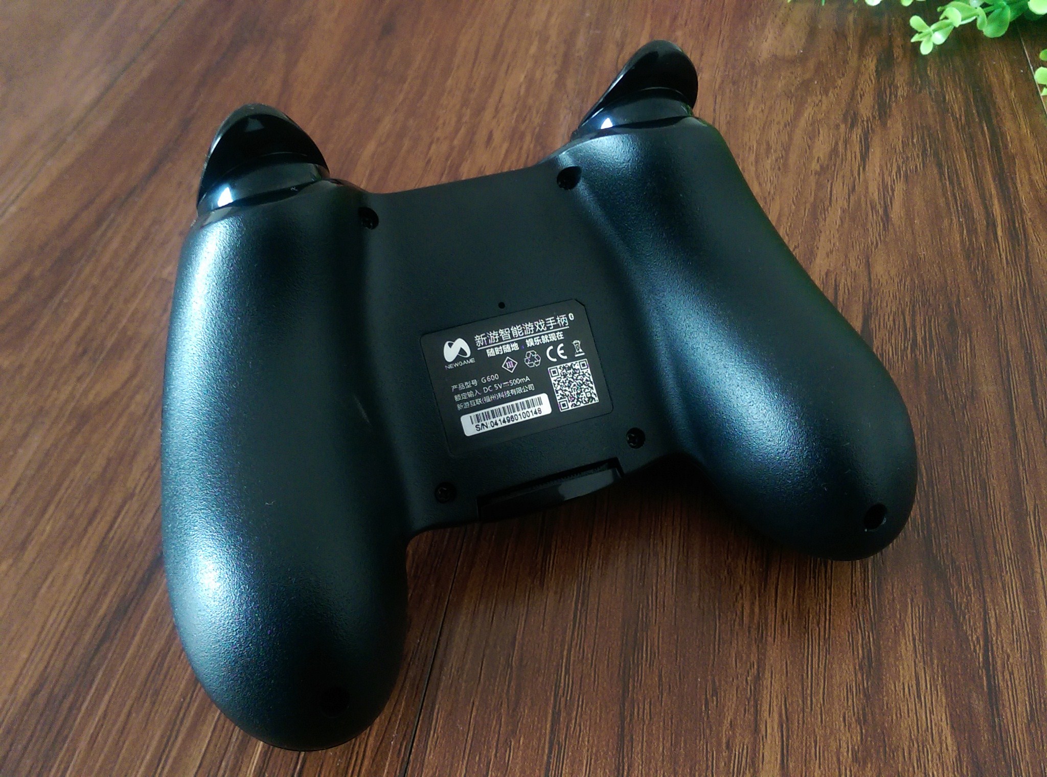 q1游戏手柄怎么样,新游智能游戏手柄q1pro