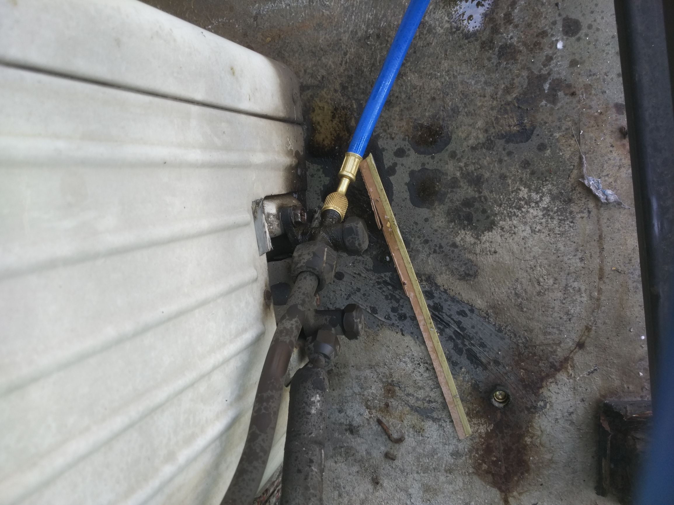 空调换电容的正确方法,给柜机空调加氟的操作流程