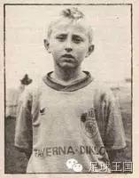 绝对巨星齐达内完整版,天下足球绝对巨星莫德里奇