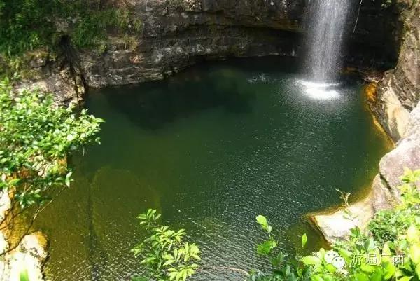 上林，有一条美如少女般不谙世事的小河