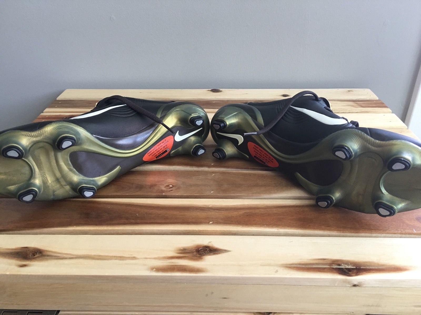 耐克足球鞋刺客纪念款解析,耐克足球鞋刺客进化史