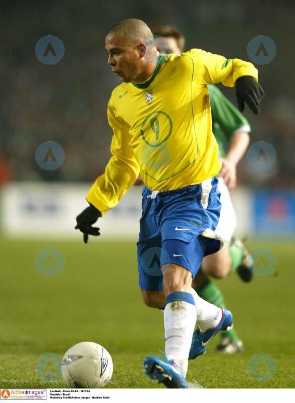 耐克足球鞋刺客纪念款解析,耐克足球鞋刺客进化史