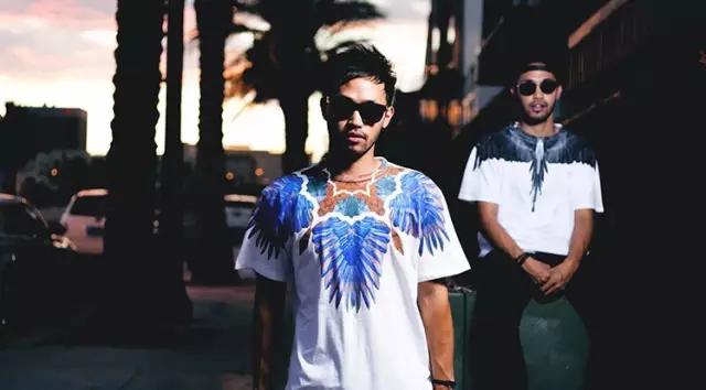 一件t两种穿法,一件t恤的多种穿法