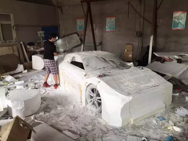 5名本科生，每天只睡6小时，1辆电动轿跑真车，惊艳全场