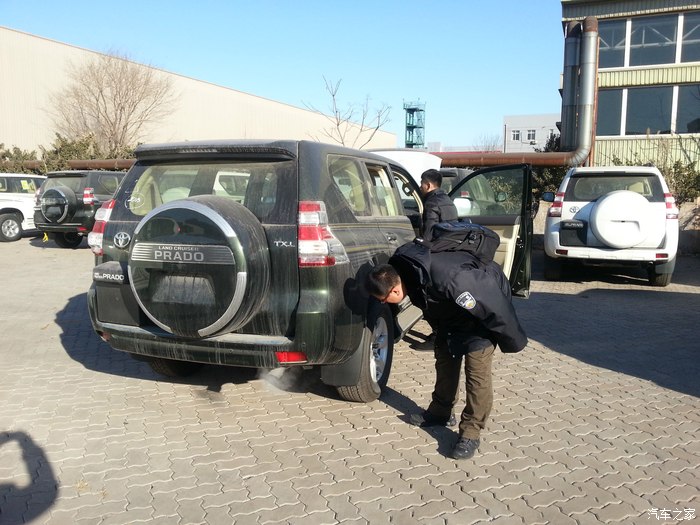 普拉多4000和兰德酷路泽4000油耗,lc250普拉多2.4t百公里油耗