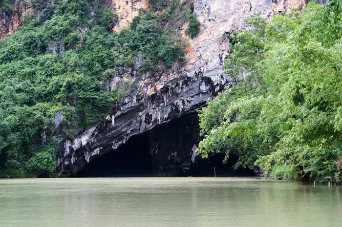 巴马世界旅居圣地,广西巴马长寿圣殿图片