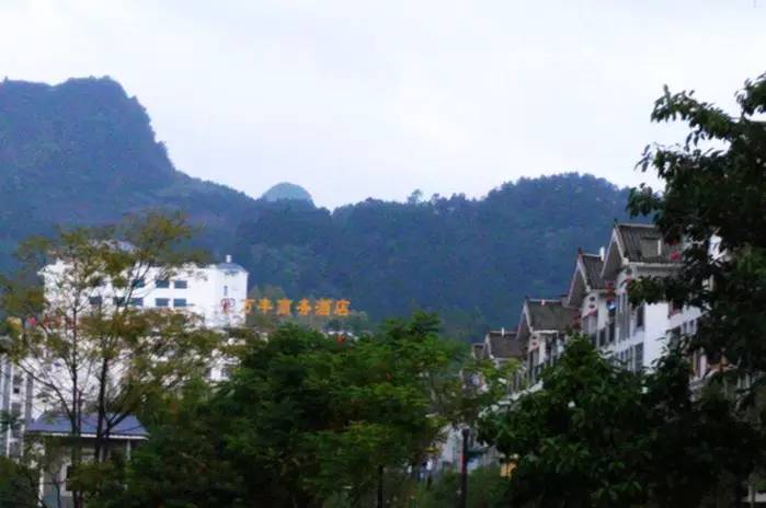 巴马世界旅居圣地,广西巴马长寿圣殿图片