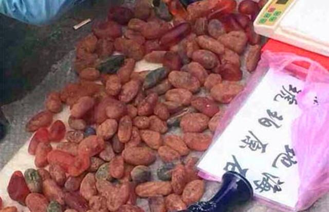 十大骗人的蜜蜡,真假蜜蜡鉴别就这一招有图有真相