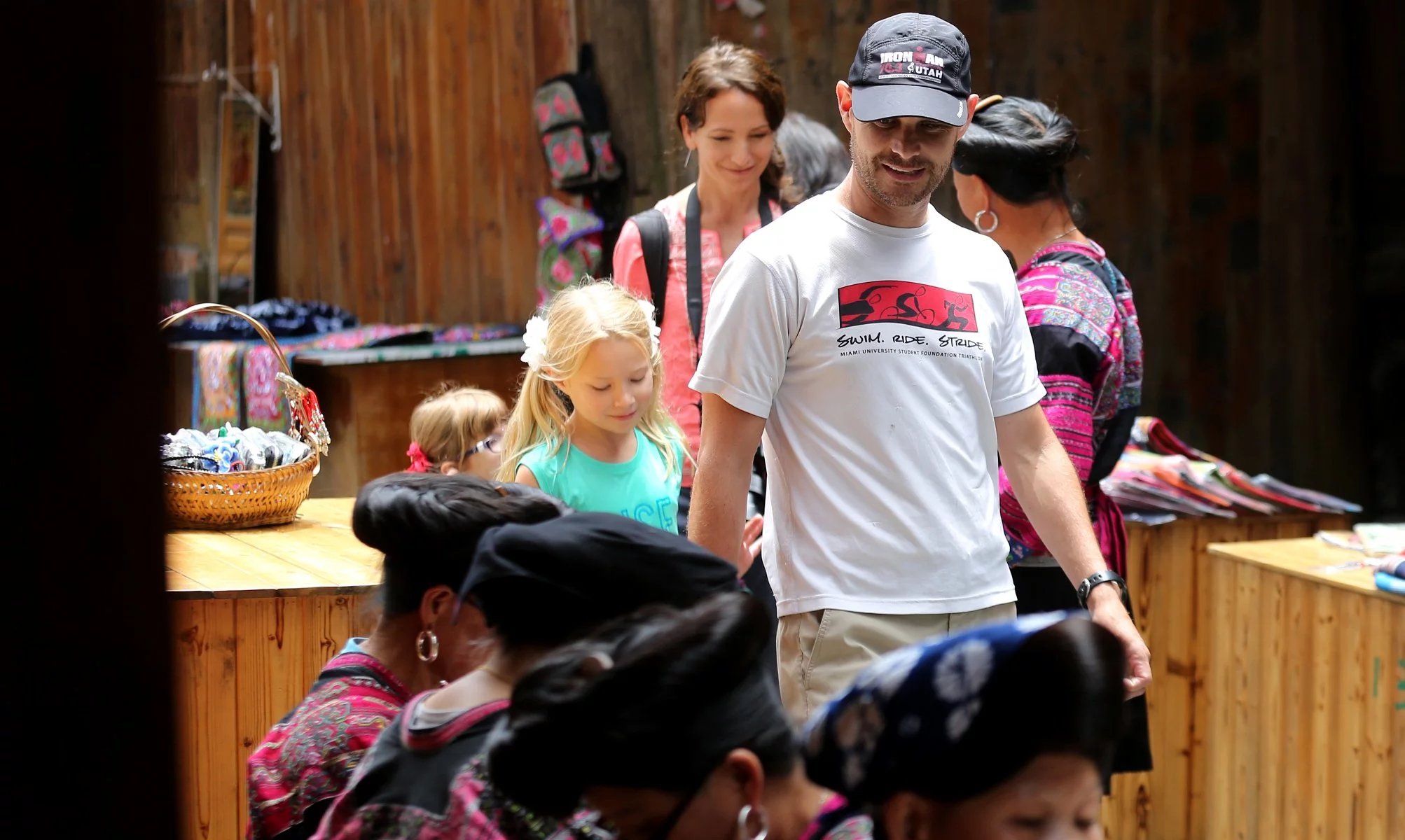 长发村红瑶淘米水洗发水直播,天下第一长发村用什么洗头发