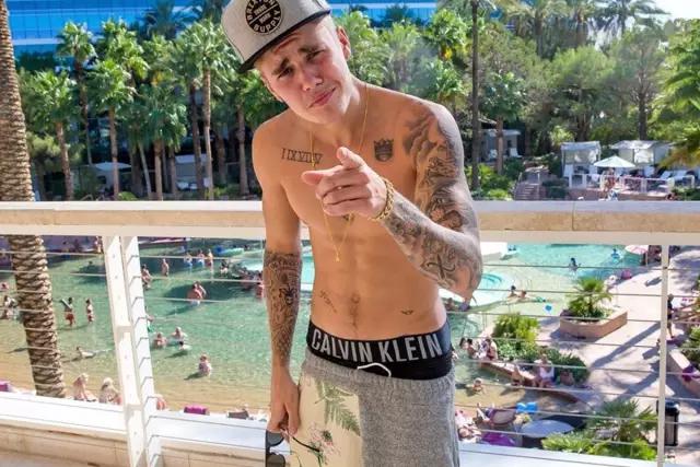 荧光纹身与鸽子血纹身,炫酷的荧光纹身