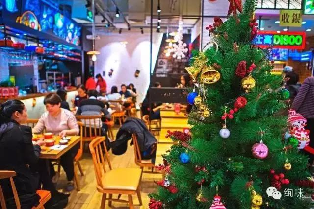 牛津MBA毕业卖榴莲流奶牛角包,名校基因注入街头小吃