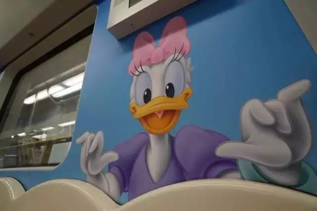 上海迪士尼春季巡游火车 (迪士尼上海开放时间表)