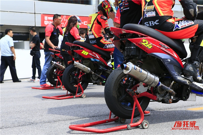 考NMB来赛车!CMBC全国摩托车场地锦标赛约战京城!