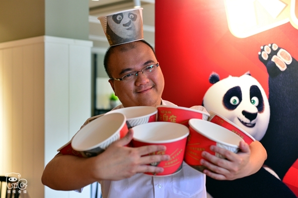 为饭桶正名,功夫熊猫攻占”K记饭桶趴“