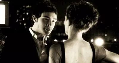 拿父母的钱谈着所谓的恋爱,谈恋爱没钱了可以问父母要吗