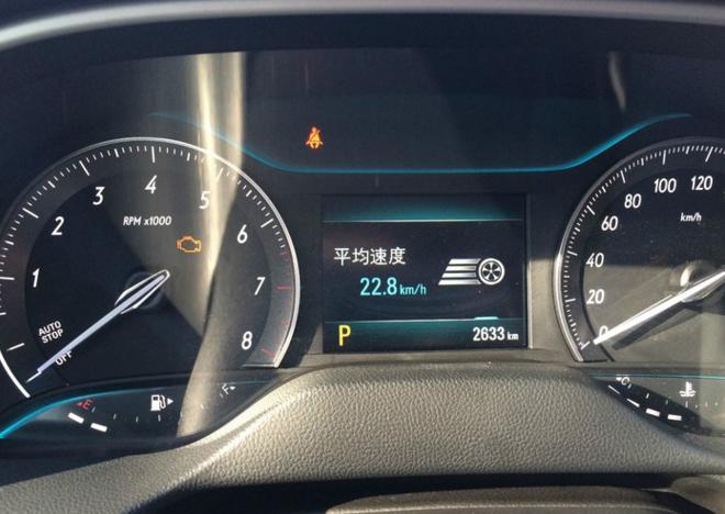 别克英朗20空间,英朗空间坐人实测