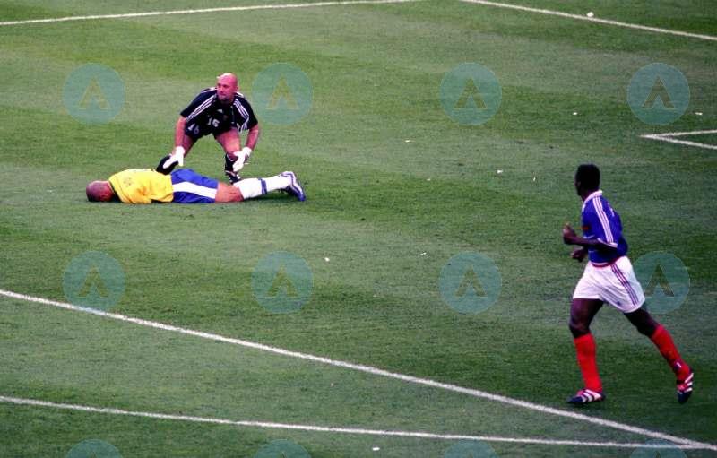 耐克足球鞋刺客纪念款解析,耐克足球鞋刺客进化史