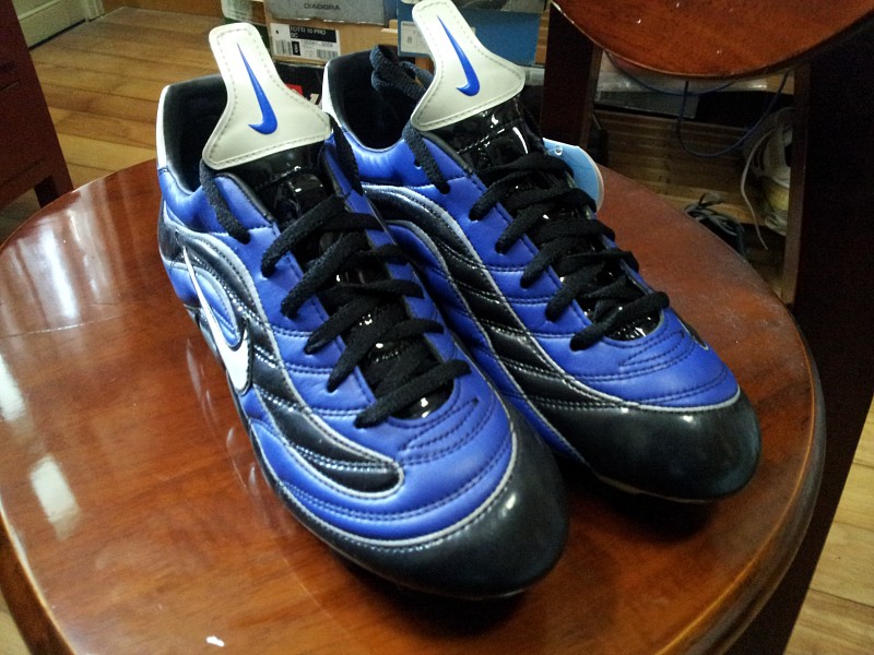 耐克足球鞋刺客纪念款解析,耐克足球鞋刺客进化史