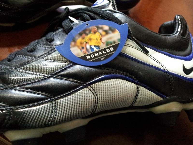 耐克足球鞋刺客纪念款解析,耐克足球鞋刺客进化史