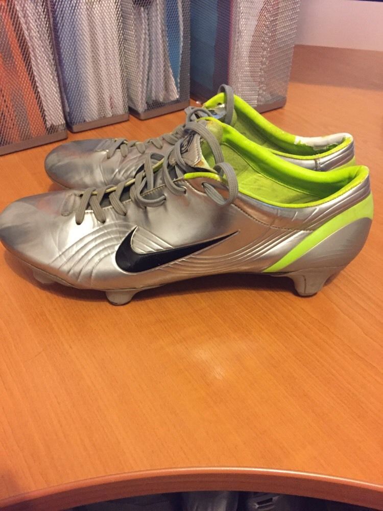 耐克足球鞋刺客纪念款解析,耐克足球鞋刺客进化史