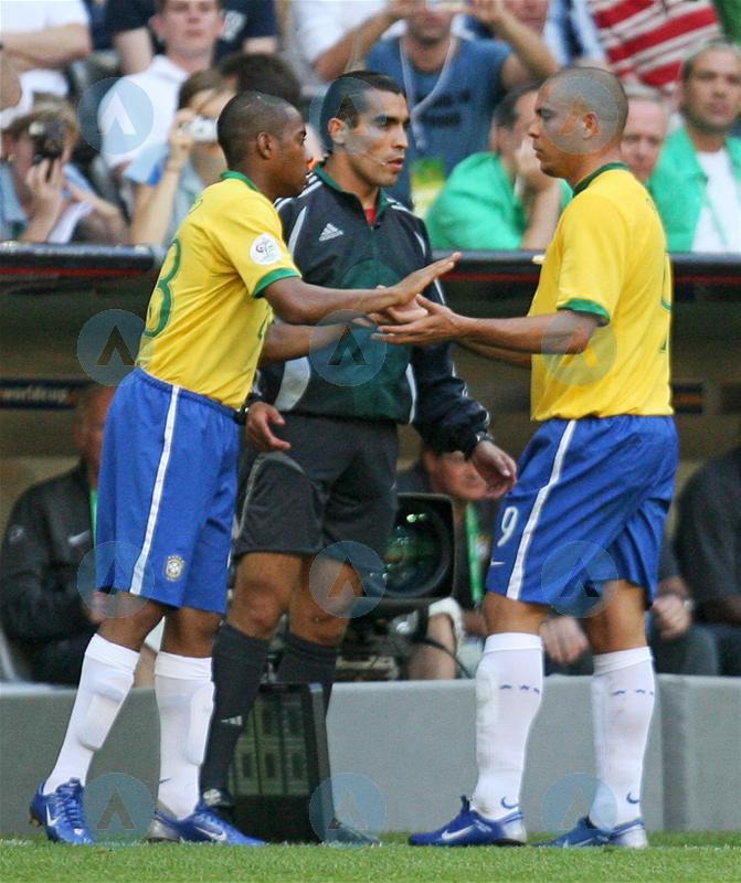 耐克足球鞋刺客纪念款解析,耐克足球鞋刺客进化史