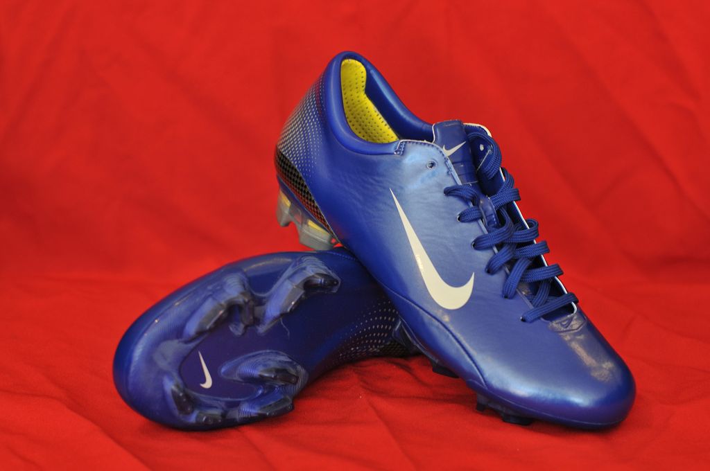 耐克足球鞋刺客纪念款解析,耐克足球鞋刺客进化史