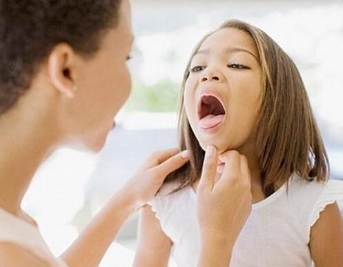 宝宝被鱼刺卡喉怎么处理,宝宝被鱼刺卡到怎么办