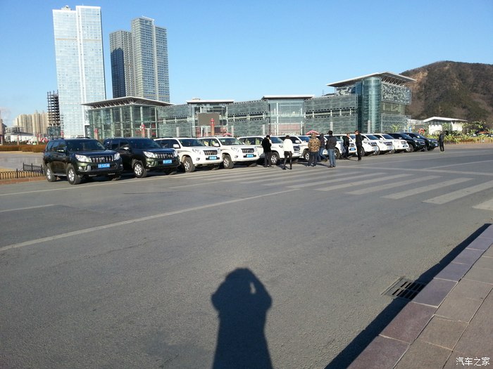 普拉多4000和兰德酷路泽4000油耗,lc250普拉多2.4t百公里油耗