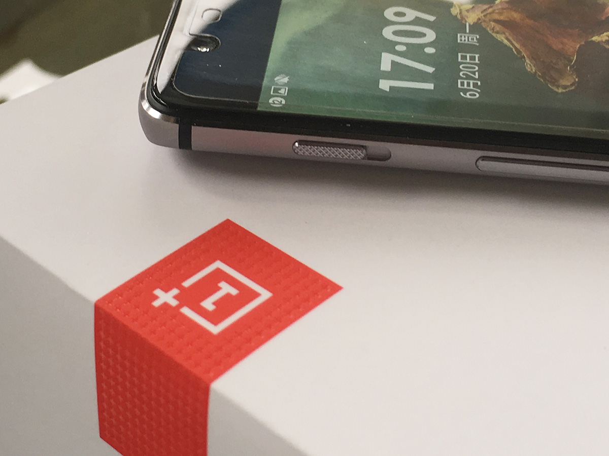 一加3手机值得入手不,手感好屏幕好一加手机