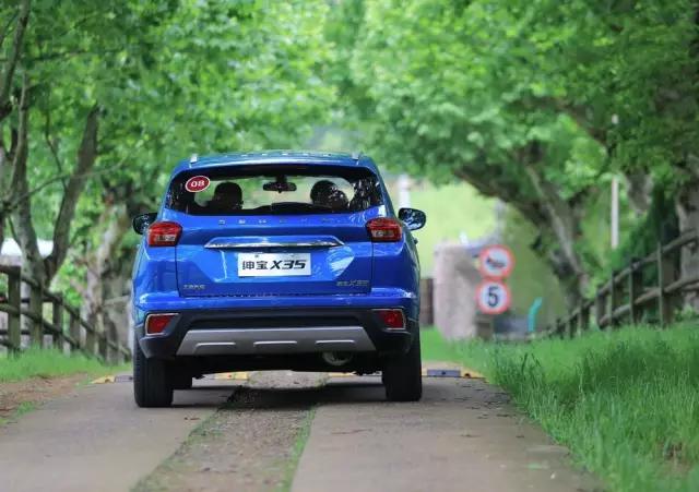 锦程说车,16年北汽绅宝x35试驾视频