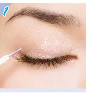 美妆教程小眼睛单眼皮,自然卷双眼皮适合什么妆